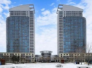 36 Lee Centre Dr #2510, Toronto, ON M1H 3K2