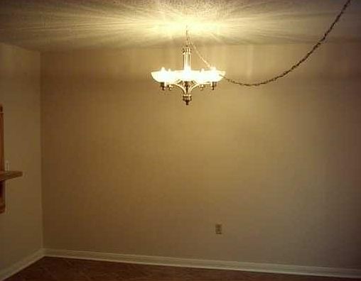3rd image of 4421 Woodland Dr