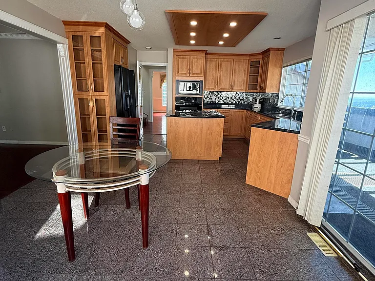2657 Sandstone Cres #UPPER FLOOR — Photo 10