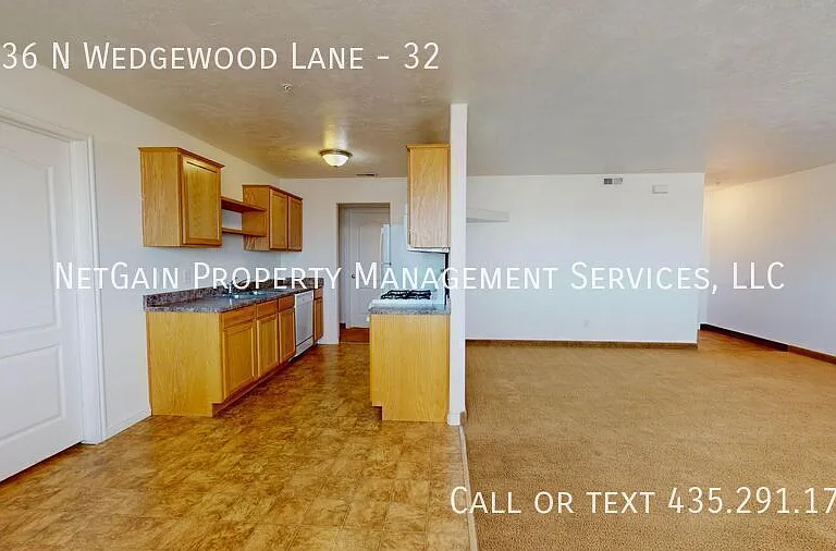 1836 N Wedgewood Ln #32 — Photo 4
