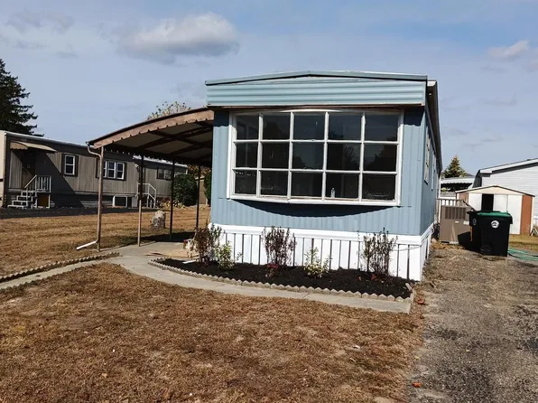 16 Oak Dr, Sicklerville, NJ 08081