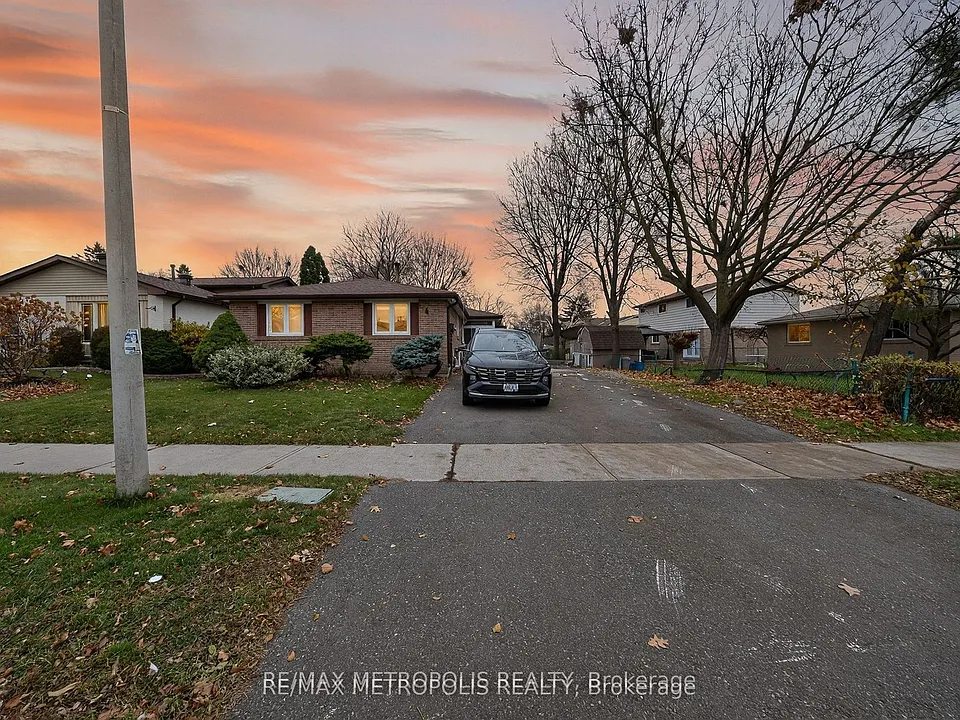 6 Madoc Dr #BASEMENT