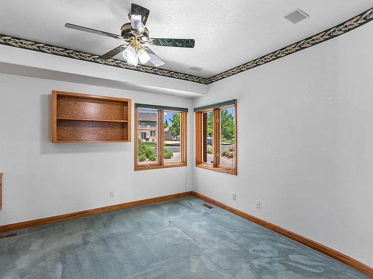3957 Valley Oak Dr — Photo 12
