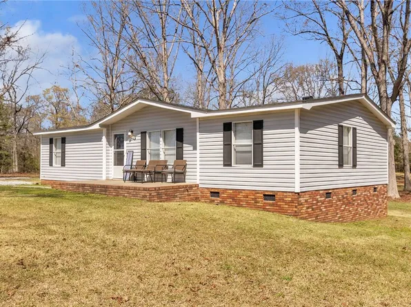 131 Acker Rd, Belton, SC 29627