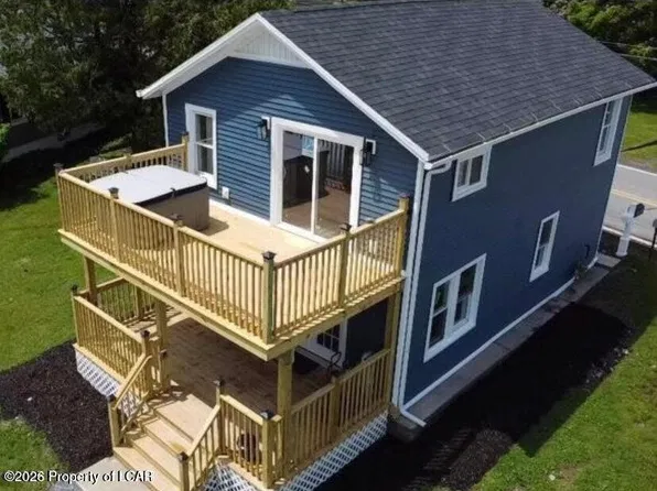 22 W Point Ave, Harveys Lake, PA 18618