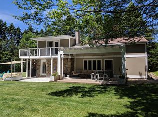 25 Valleyview Dr, Middlefield, CT 06455