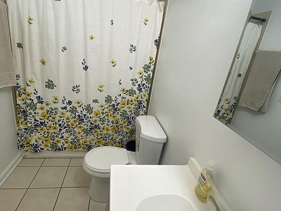 5th image of 3906 W Belmont Ave APT 3