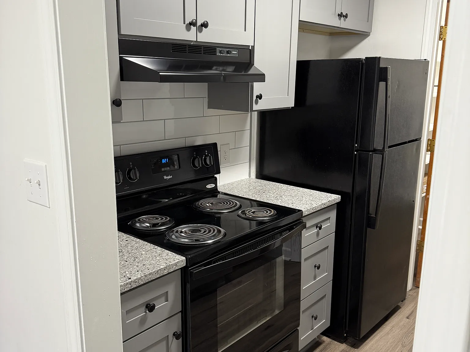 2 bed, 960 sqft, $1,350 — Photo 2