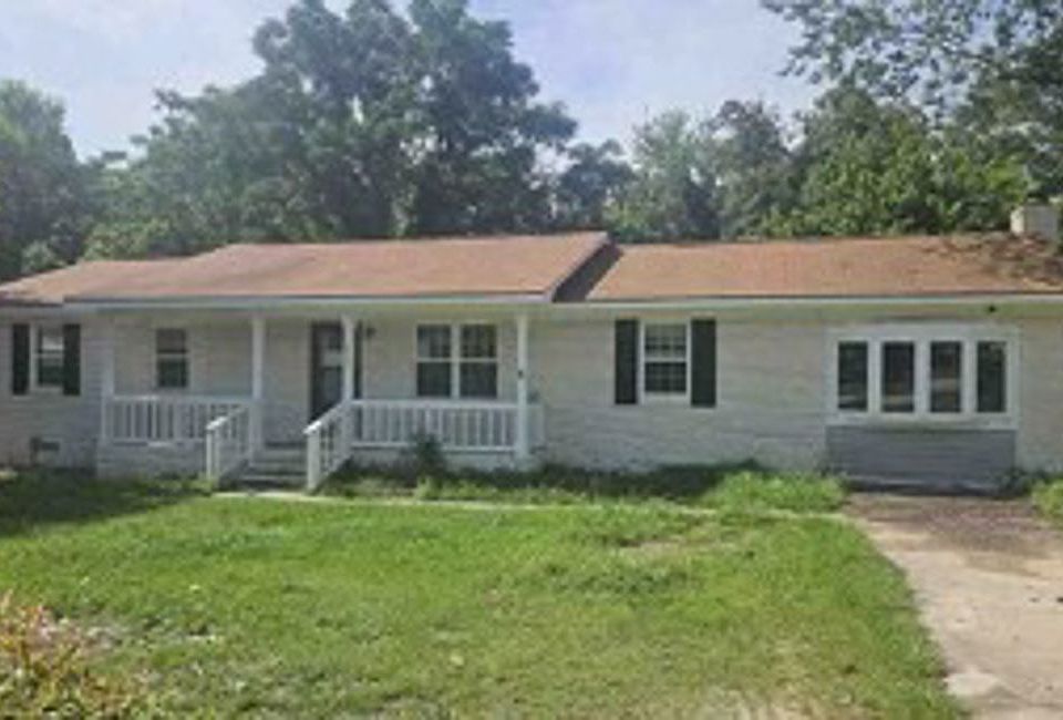 1st image of 2407 Glenn Rd
