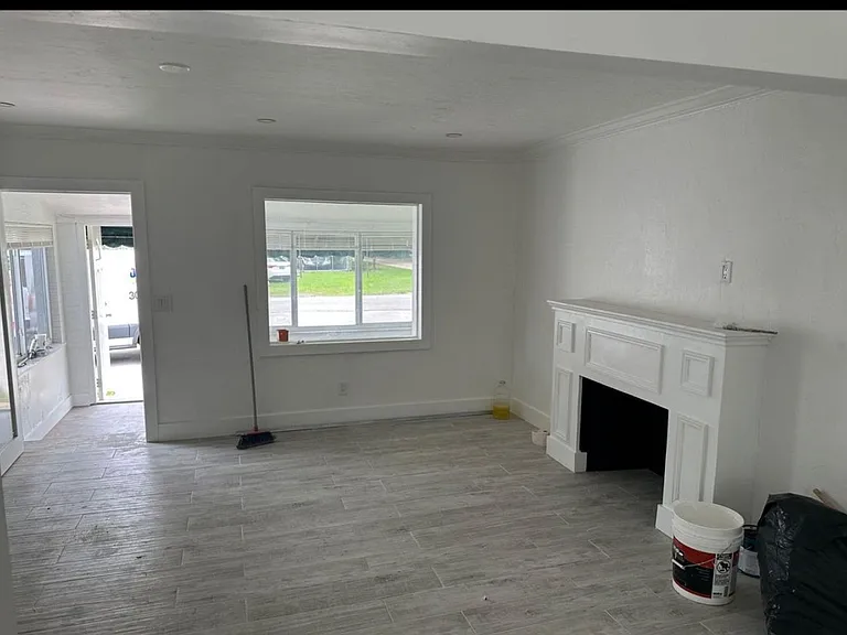 4391 SW 11th St — Photo 7