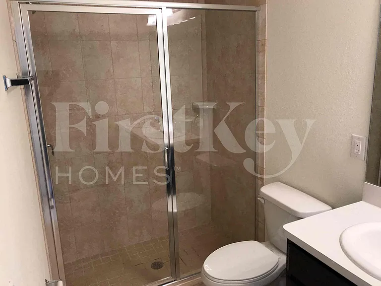 1731 NW 14th St — Photo 11