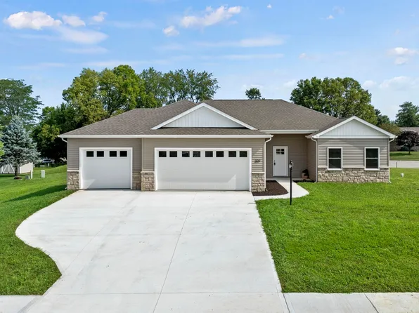 309 Whispering Ln, South Whitley, IN 46787