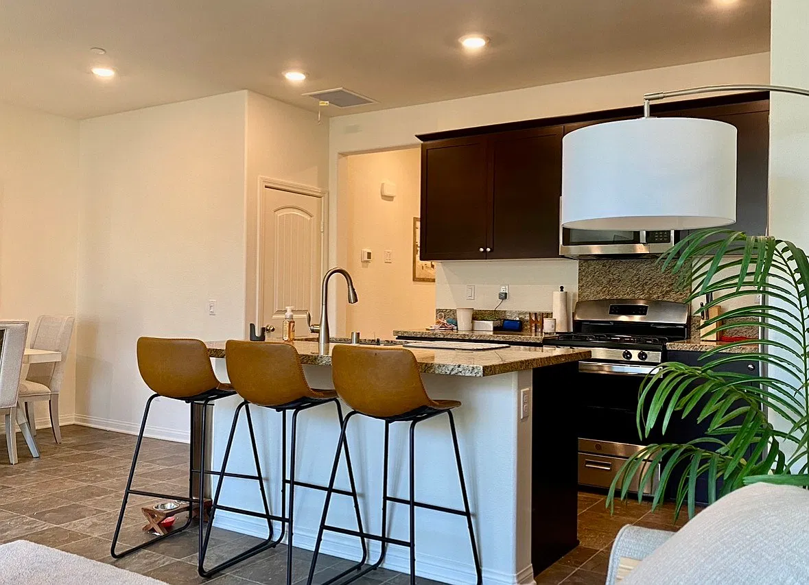 2 bed, 2.5 bath, 1392 sqft, $3,299 — Photo 1