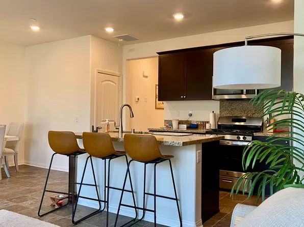 16624 Wyndham Ln #10, Fontana, CA 92336