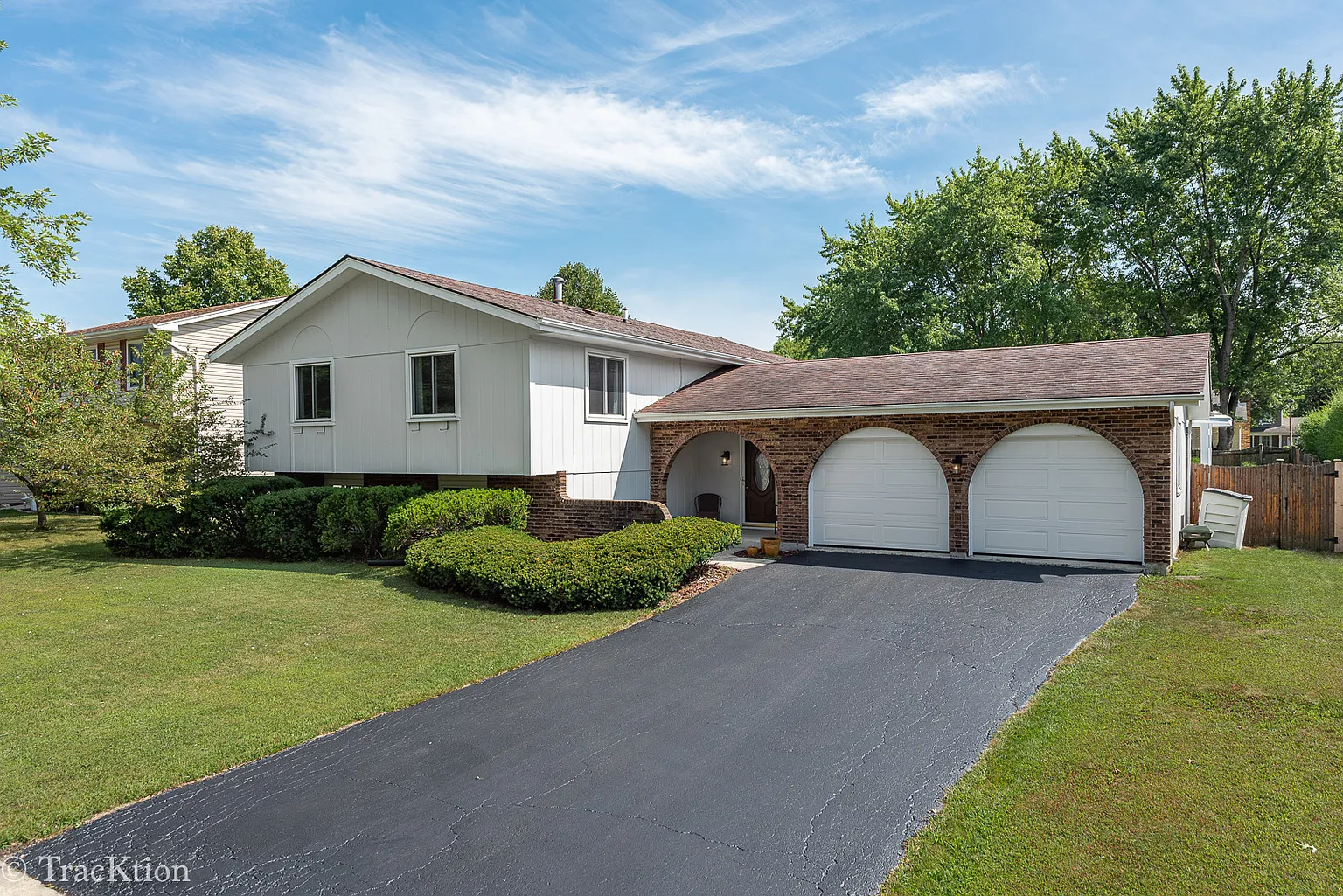 208 Terrance Dr photo 1