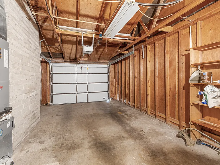459 Herbert St — Photo 16
