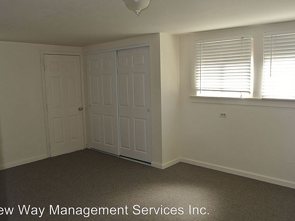 5th image of 611 W 10th St