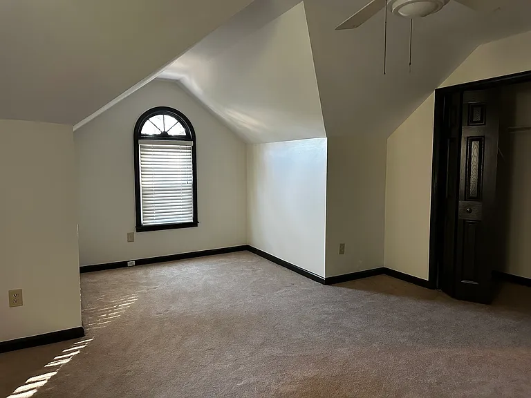 524 Chapman Ln — Photo 8