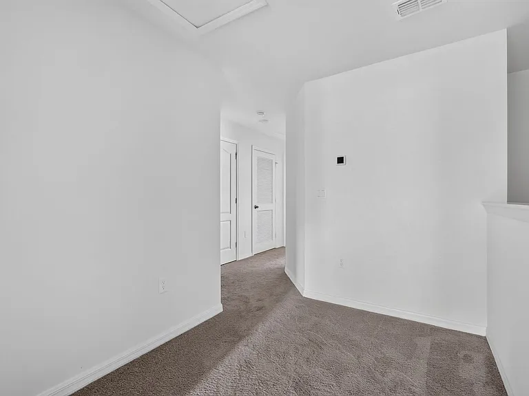 1564 Wynford Cir — Photo 18
