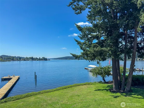 11055 SE Lake Road, Bellevue, WA 98004