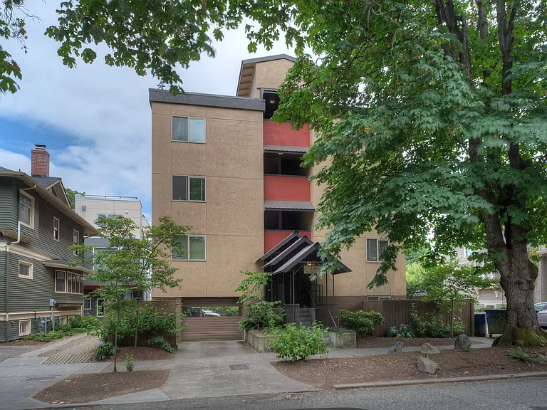 Genesis Apartments — Photo 1