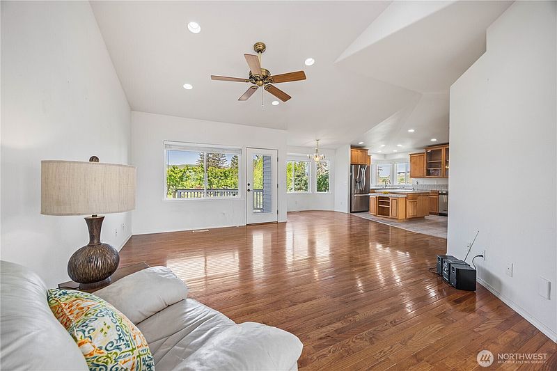 2nd image of 3503 W Malaga Road