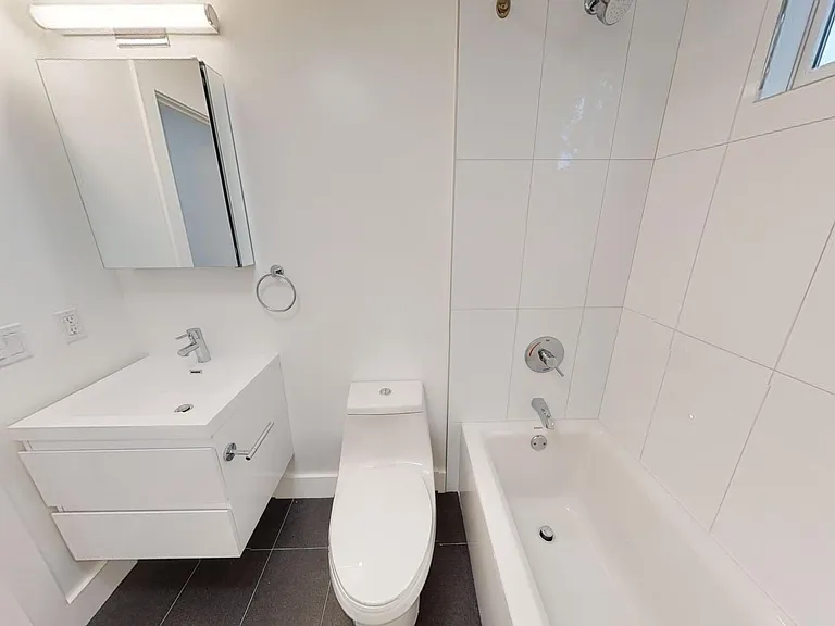 2252 Parker Street — Photo 15