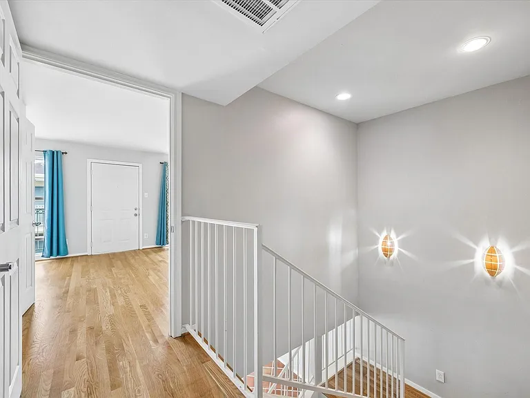 3502 Burlington St #13 — Photo 17