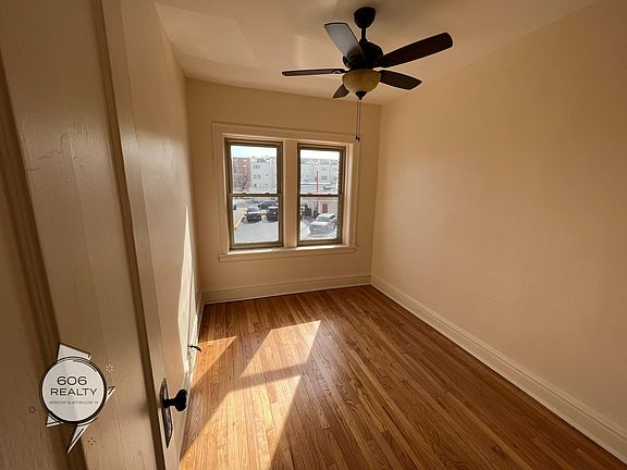 5th image of 7437 Randolph St #0