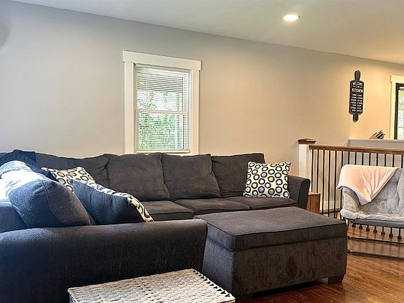 2nd image of 104 Beverly Hills Cir