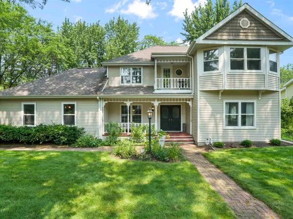 2 Southwick Cir, Madison, WI 53717