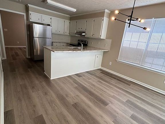 5th image of 4437 Summerlin Dr