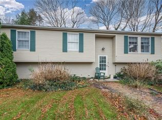 17 Pennsylvania Ave, Jamestown, RI 02835