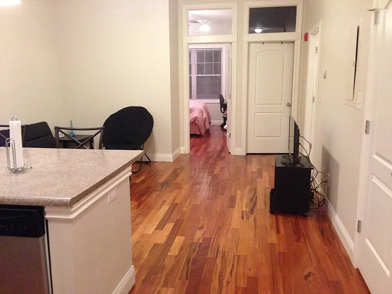 340 S Walnut St — Photo 16