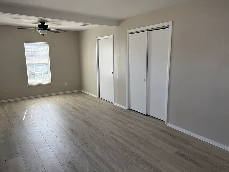 1008 N Avenue J — Photo 6