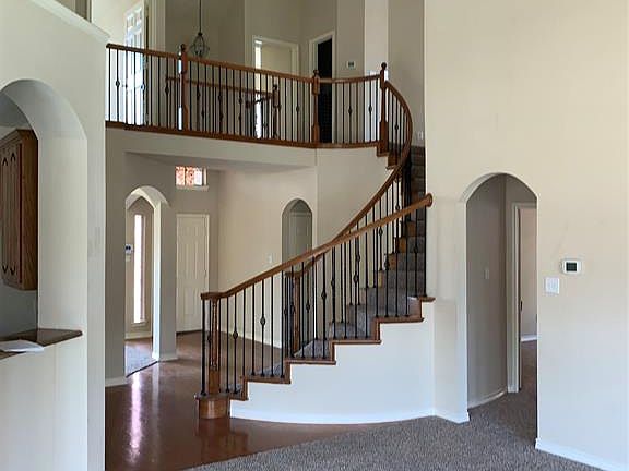 3rd image of 501 Neff Ct