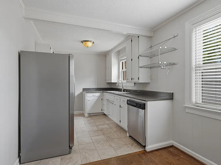 245 Thuss Ave — Photo 11