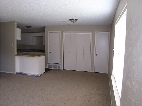 3rd image of 105 Cedar Crest St #107