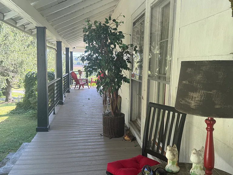 524 E Main St — Photo 14