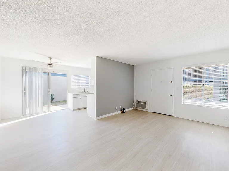 CEILING FAN IN DINING AREA