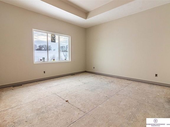 5th image of 19606 Rosewood St