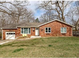 5841 Blackhoof Trl, Shawnee, KS 66203