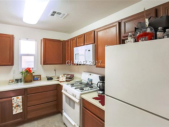 4th image of 9056 Hombard Ave