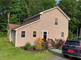 989 Mohawk Trl, Shelburne, MA 01370