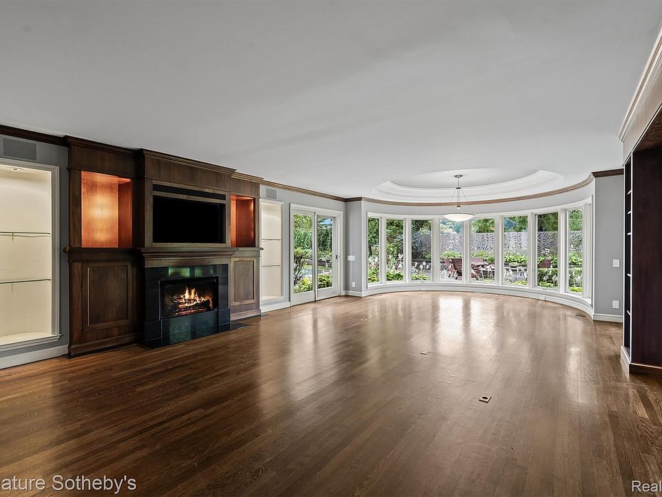 1381 Echo Ln, photo 4