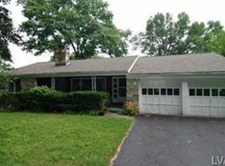 127 Bridle Path Rd, Bethlehem, PA 18017