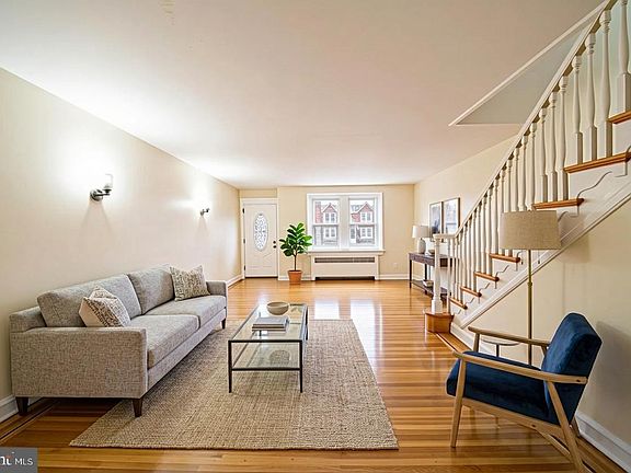 2nd image of 423 Alcott St