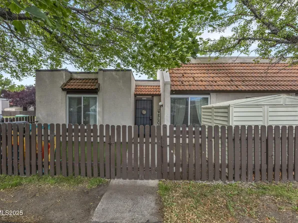 1041 Baywood Dr APT B, Sparks, NV 89434