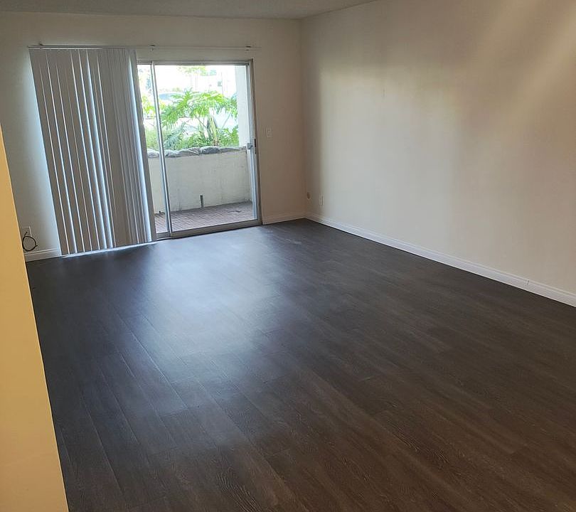 1st image of 1933 Hornblend St APT 12