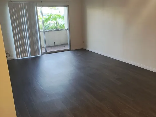 Hornblend House, 1933 Hornblend St APT 12, San Diego, CA 92109